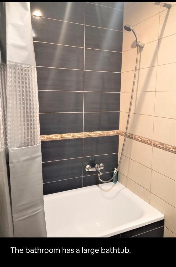 Petit Apartment Santa Coloma de Gramenet Exterior photo